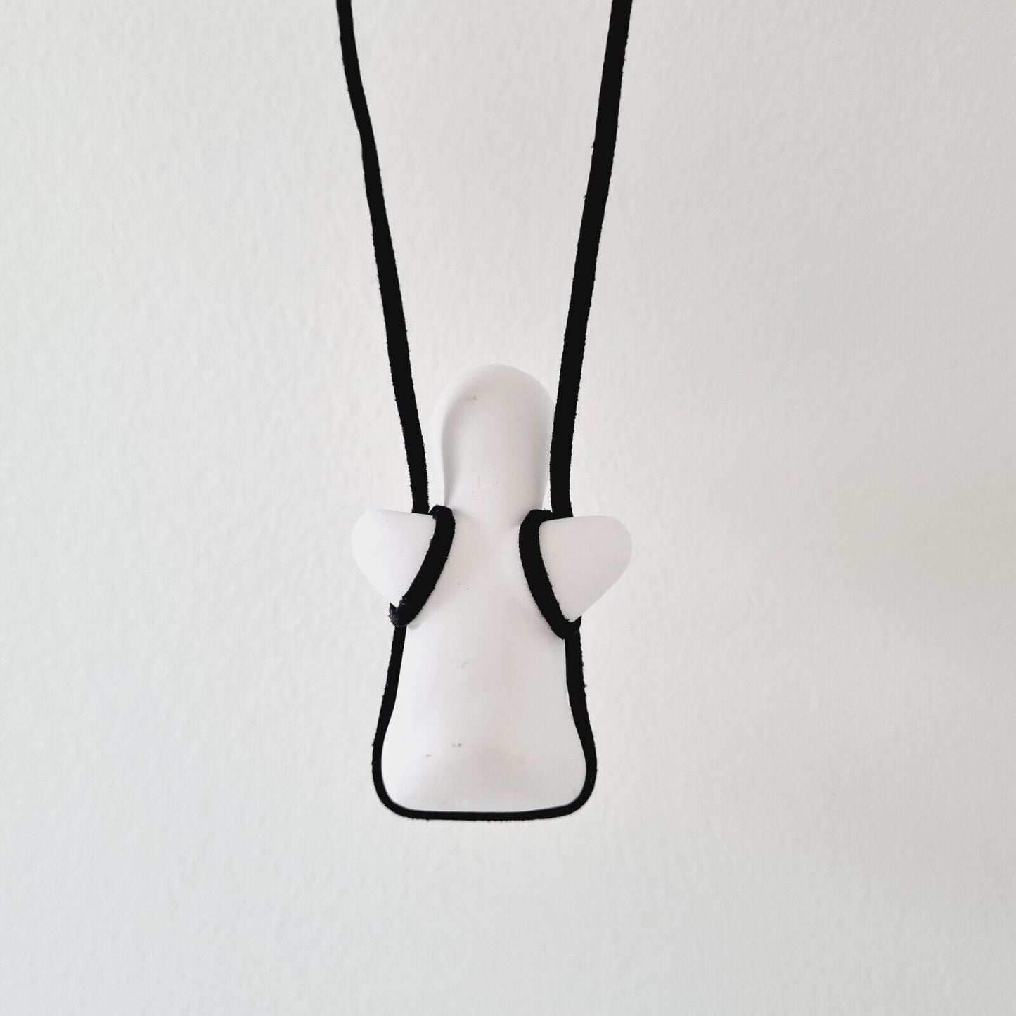 Pretty Swing Duck, Yellow Paws, Yellow Beak / Car accessory