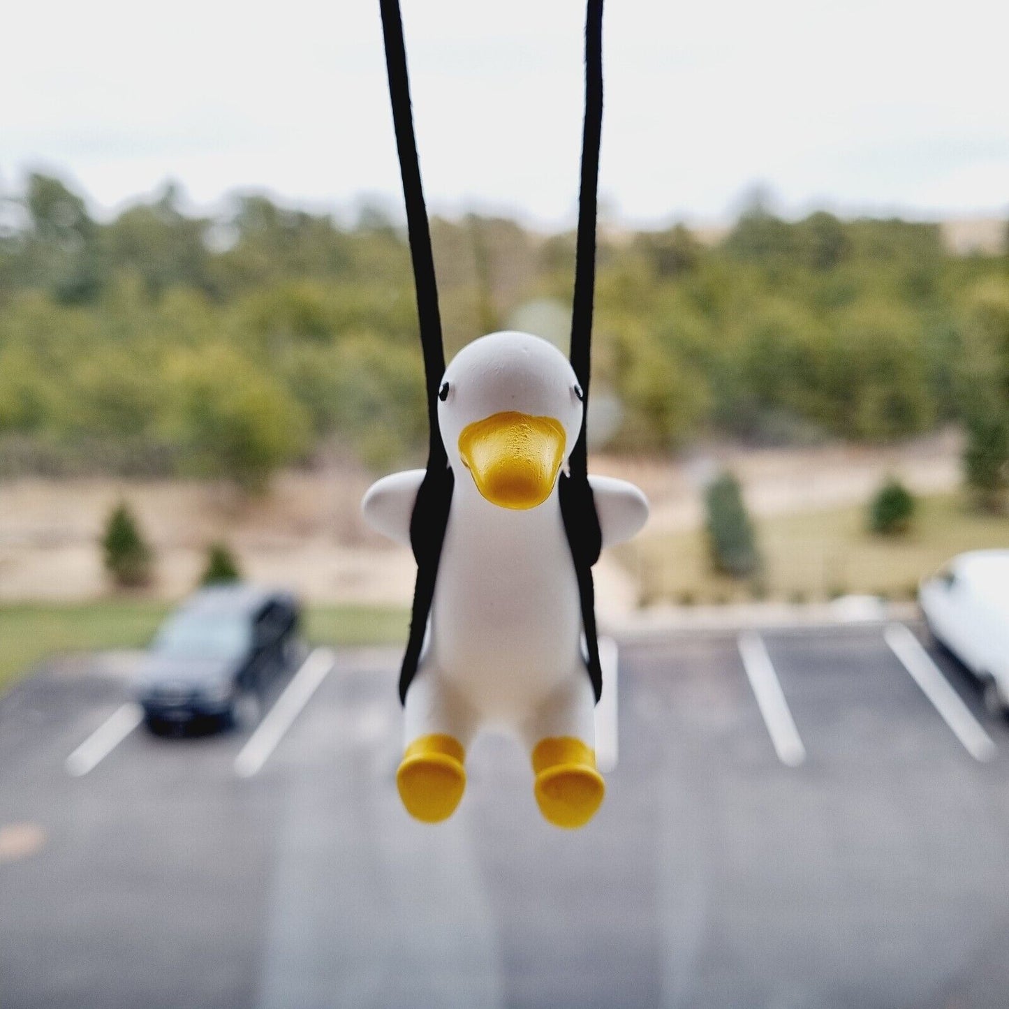 Pretty Swing Duck, Yellow Paws, Yellow Beak / Car accessory
