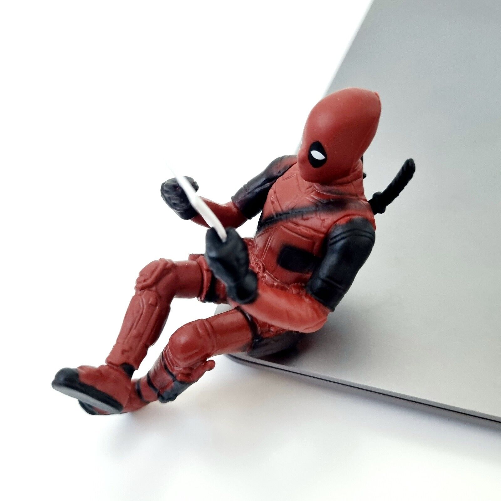📖 Deadpool / Marvel / Reading / Figure Models / Statue Toy / Decoratio ...
